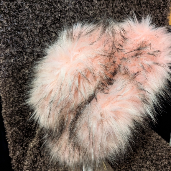 NWT Generation Kiss brand pink and black faux fur  bucket hat - Picture 4 of 8